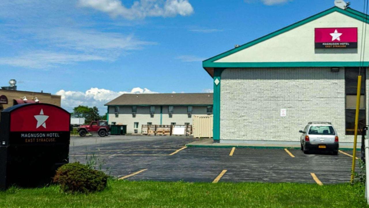 Magnuson Hotel East Syracuse Exterior photo