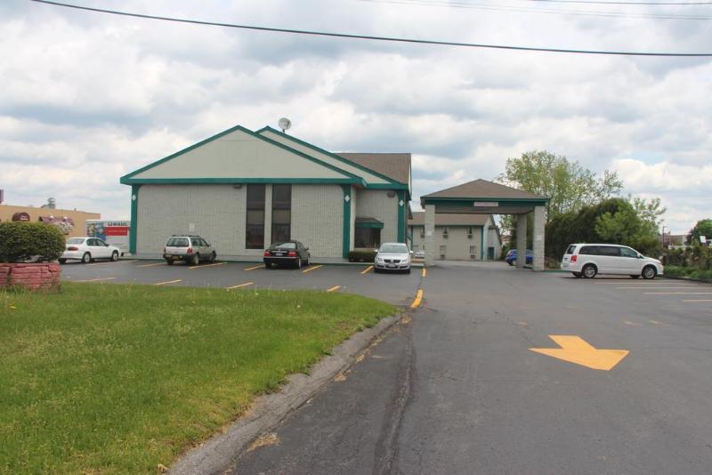 Magnuson Hotel East Syracuse Exterior photo