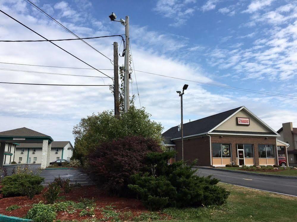 Magnuson Hotel East Syracuse Exterior photo